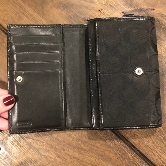 Black COACH wallet - Picture 2 of 4